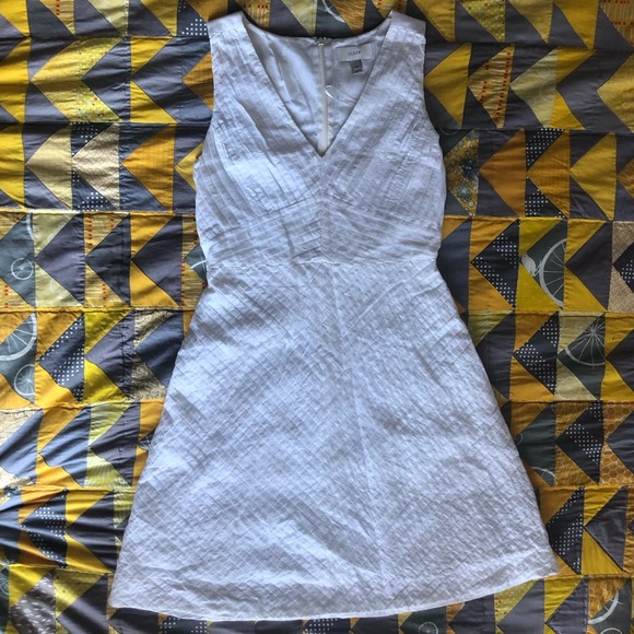 White J.Crew textured v-neck dress, size 4 - Picture 4 of 10